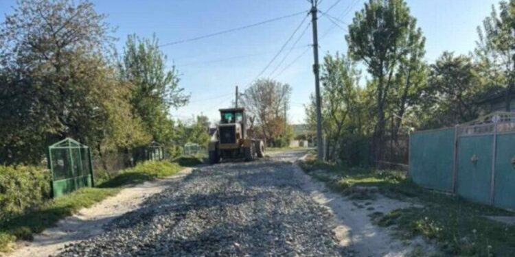 Економіка: Щебенем та асфальтом у Львівській громаді утрамбували більше як 40 ґрунтових доріг. Де ще ремонтуватимуть