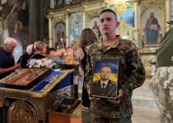 Провели в останню путь воїна, який з перших днів повномасштабного вторгнення захищав Україну — Закарпаття