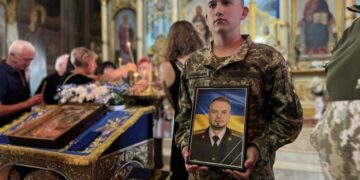 Провели в останню путь воїна, який з перших днів повномасштабного вторгнення захищав Україну — Закарпаття