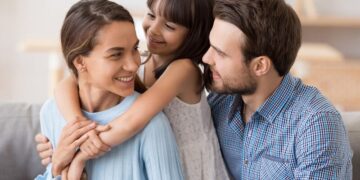 Фонд Ріната Ахметова допоміг 11 тис. дітей-сиріт знайти сім’ю