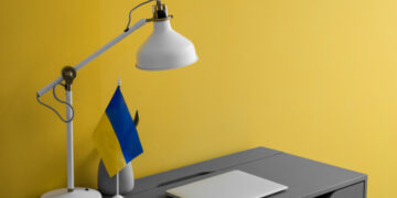 Як українці за кордоном можуть отримати правничу допомогу з питань українського законодавства