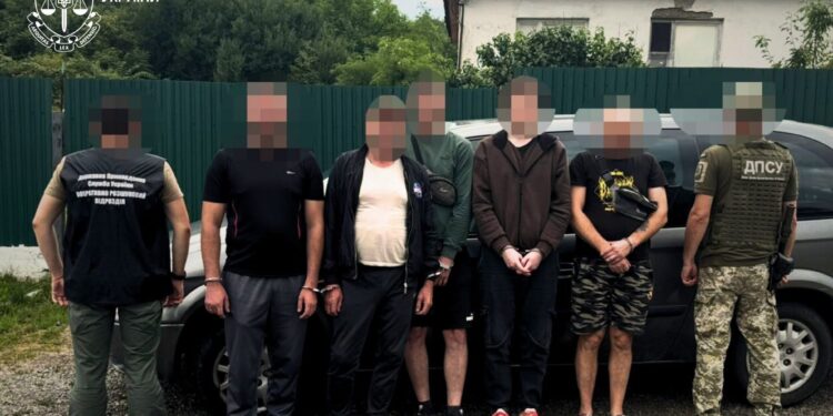 На Берегівщині судитимуть чоловіка за переправлення ухилянтів до Румунії