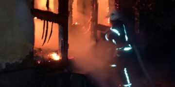 На Берегівщині вночі палав житловий будинок (ФОТО)
