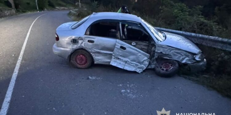 На Хустщині нетверезий водій спричинив ДТП з потерпілими (ФОТО)