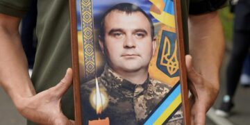 На Пагорбі Слави в Ужгороді поховали сержанта Павла Білецького (ФОТО)