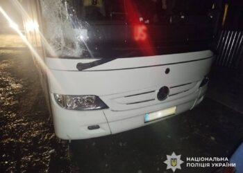 На Рахівщині водій автобуса збив пішохода і втік з місця ДТП (ФОТО)