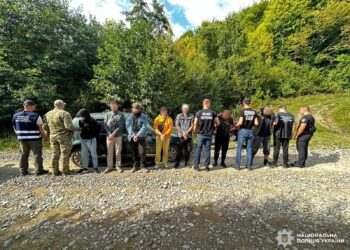 На Рахівщині затримали киянина і полтавчанина, які організували втечу чоловіків до Румунії (ФОТО)