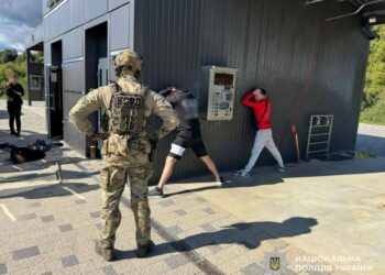 На Воловеччині затримали наркоторговця під час передачі «товару»