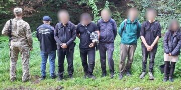 На Закарпатті 24-річна жінка намагалася переправити до Румунії п’ятьох чоловіків (ФОТО)