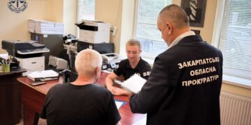 На Закарпатті депутат налагодив торгівлю електронними сигаретами без акцизу –