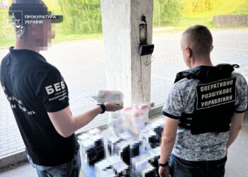 На Закарпатті судитимуть чоловіка за контрабанду електронних сигарет (ФОТО)