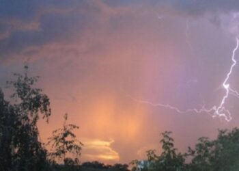 На Закарпатті вихідні будуть спекотними, але з грозами