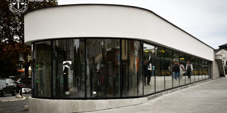 Незаконна забудова на площі Петефі в Ужгороді стане предметом судового розгляду –