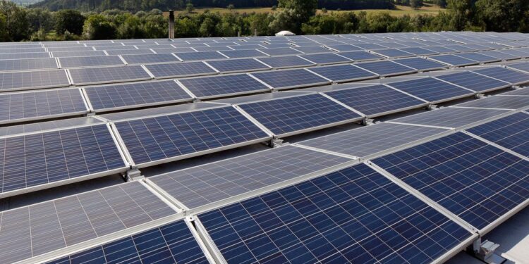 Переваги та недоліки сонячних електростанцій в Україні