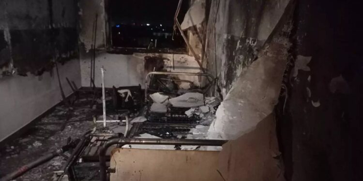 Під час пожежі в Ужгородській лікарні загинув пацієнт (ФОТО)