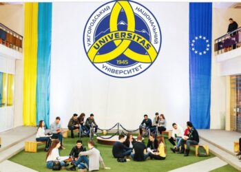 Президентські стипендії: студентки УжНУ отримуватимуть по 10 тисяч гривень щомісяця –