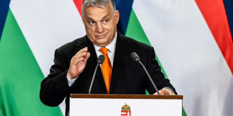 «Припиніть нас переслідувати!»: істеричний допис Орбана до Зеленського викликав шквал критики у мережі –