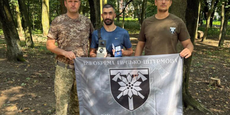 Троє закарпатських бійців, що повернулися з полону, отримали «Срібний едельвейс» (ФОТО)