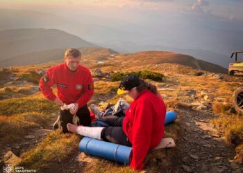 У Карпатах гірські рятувальники допомогли вагітній жінці з Дніпра (ФОТО)