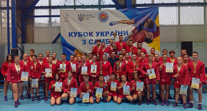 У місті над Ужем на молодіжному турнірі з самбо зібралося понад 500 спортсменів