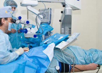 У Мукачеві пацієнтам із катарактою безкоштовно встановлюватимуть штучні кришталики