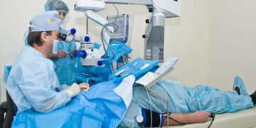 У Мукачеві пацієнтам із катарактою безкоштовно встановлюватимуть штучні кришталики