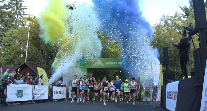 У Мукачеві відбувся благодійний півмарафон на підтримку ЗСУ – зібрали понад 2,5 млн грн