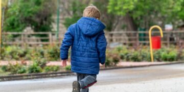 У Мукачеві виявили трирічного хлопчика, який сам гуляв вулицями (ФОТО)