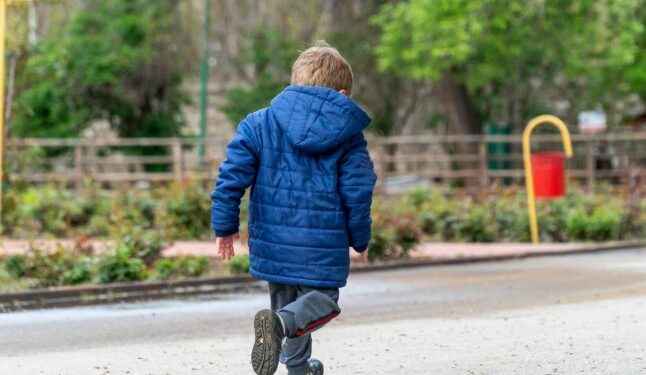 У Мукачеві виявили трирічного хлопчика, який сам гуляв вулицями (ФОТО)