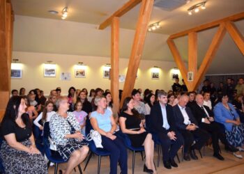 Українці та угорці разом вивчатимуть мови сусідів у межах масштабної освітньої програми –