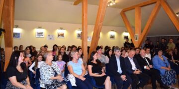 Українці та угорці разом вивчатимуть мови сусідів у межах масштабної освітньої програми –