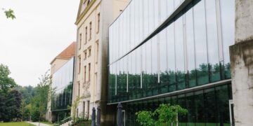 УКУ після скандалу з донькою Ворожбит перепросив “за невдалу комунікацію”