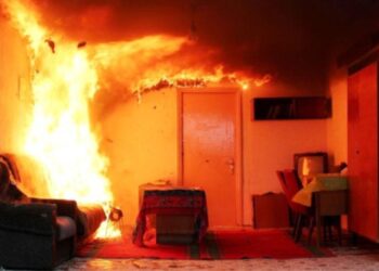 В Ужгороді горіла квартира багатоповерхівки (ФОТО)