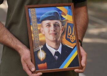 В Ужгороді попрощалися із полеглим Героєм Владиславом Мельником (ФОТО)