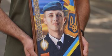 В Ужгороді попрощалися із полеглим Героєм Владиславом Мельником (ФОТО)