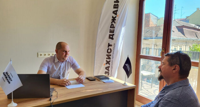 В Ужгороді ветерани, родини військових та переселенці можуть отримати безоплатні юридичні консультації