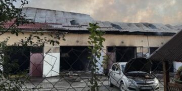 В Ужгороді горіла СТО поблизу автозаправної станції — Ужгород