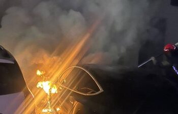 В Ужгороді вночі 10 жовтня горіла Tesla — Ужгород