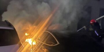 В Ужгороді вночі 10 жовтня горіла Tesla — Ужгород