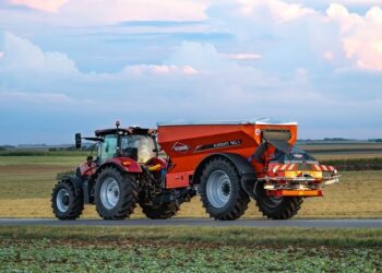 Titan Machinery розпочав обмін вживаних розкидачів добрив на KUHN AXENT 90.1 – Техніка