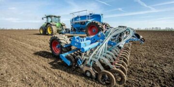 На Тернопільщині тестують нову сівалку LEMKEN Solitair ST – Техніка