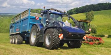 New Holland запускає серійне виробництво метанового трактора T7.270 – Техніка