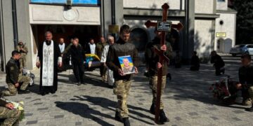 У Мукачеві попрощалися з Героєм Олегом Полешкіним — Закарпаття