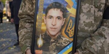 В Ужгороді попрощалися із захисником Павлом Саєнком — Суспільне Ужгород