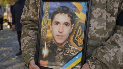 В Ужгороді попрощалися із захисником Павлом Саєнком — Суспільне Ужгород