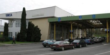 Виїзд за кордон: черговий КПП запровадив нові правила — Закарпаття