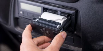 На вантажівки зобов’яжуть ставити смарт-тахографи вже з 2026 року – Техніка