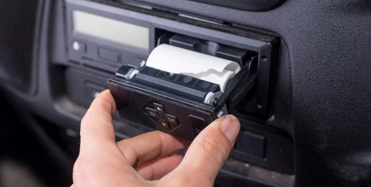 На вантажівки зобов’яжуть ставити смарт-тахографи вже з 2026 року – Техніка