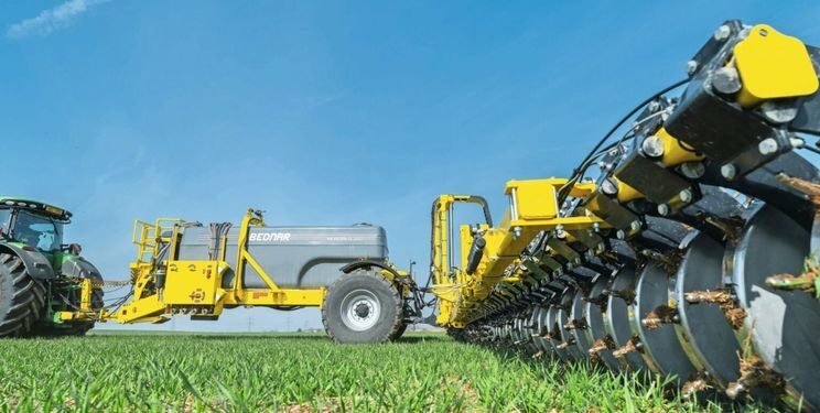 BEDNAR представить інжектор добрив для точкового внесення Nevelon EE – Техніка