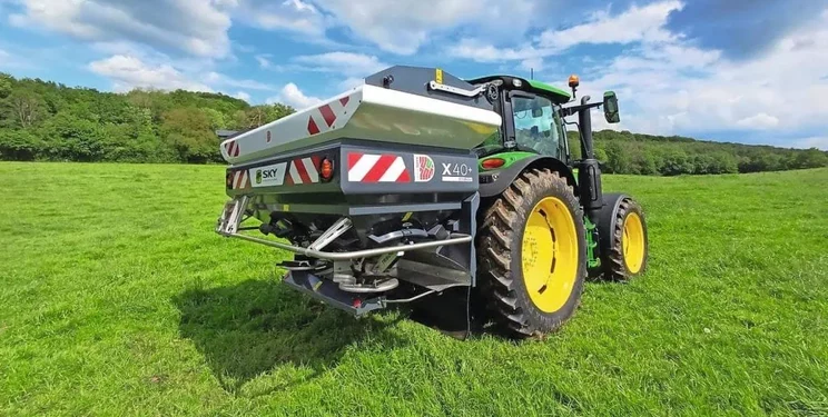 Sky Agriculture представила систему FertiEye для автоматичного налаштування розкидачів добрив – Техніка